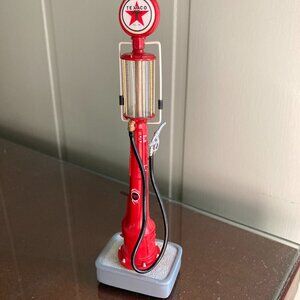 TEXACO'S  RED STAR  GAS PUMP FROM 1910  1930S  COLLECTORS ITEM